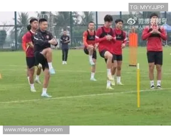 北京国安冬训在海口逐步升温球队状态渐入佳境备战新赛季 北京国安冬训在海口逐步升温球队状态渐入佳境备战新赛季