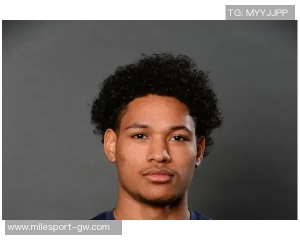 火箭队签下戴申尼克斯和凯莱布麦康奈尔后将其裁掉送往发展联盟