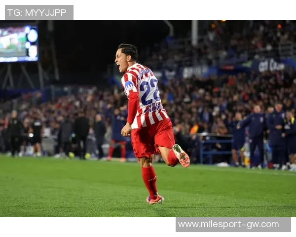 罗马计划引援至少两名前锋齐尔克泽与拉斯帕多里在目标名单内 罗马计划引援至少两名前锋齐尔克泽与拉斯帕多里在目标名单内